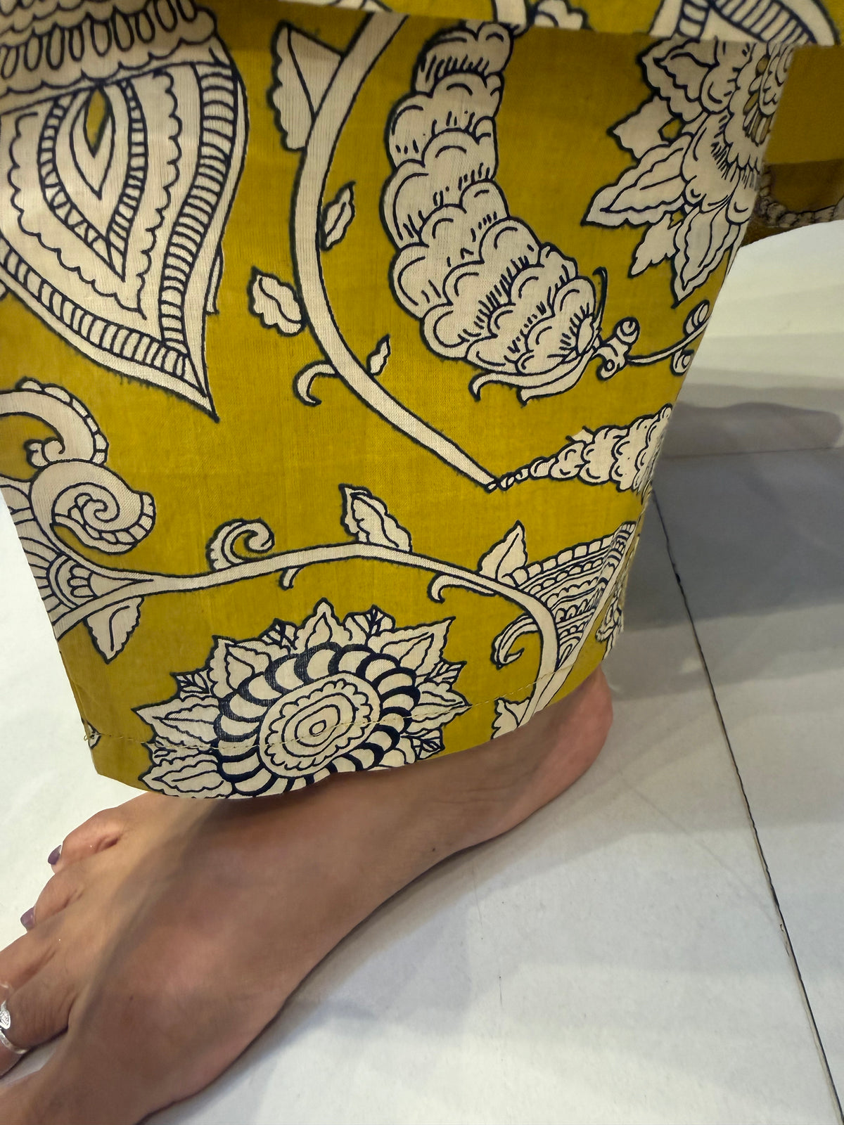 Kalamkari Printed Kurti With Pant and Applique Dupatta -HSC1278
