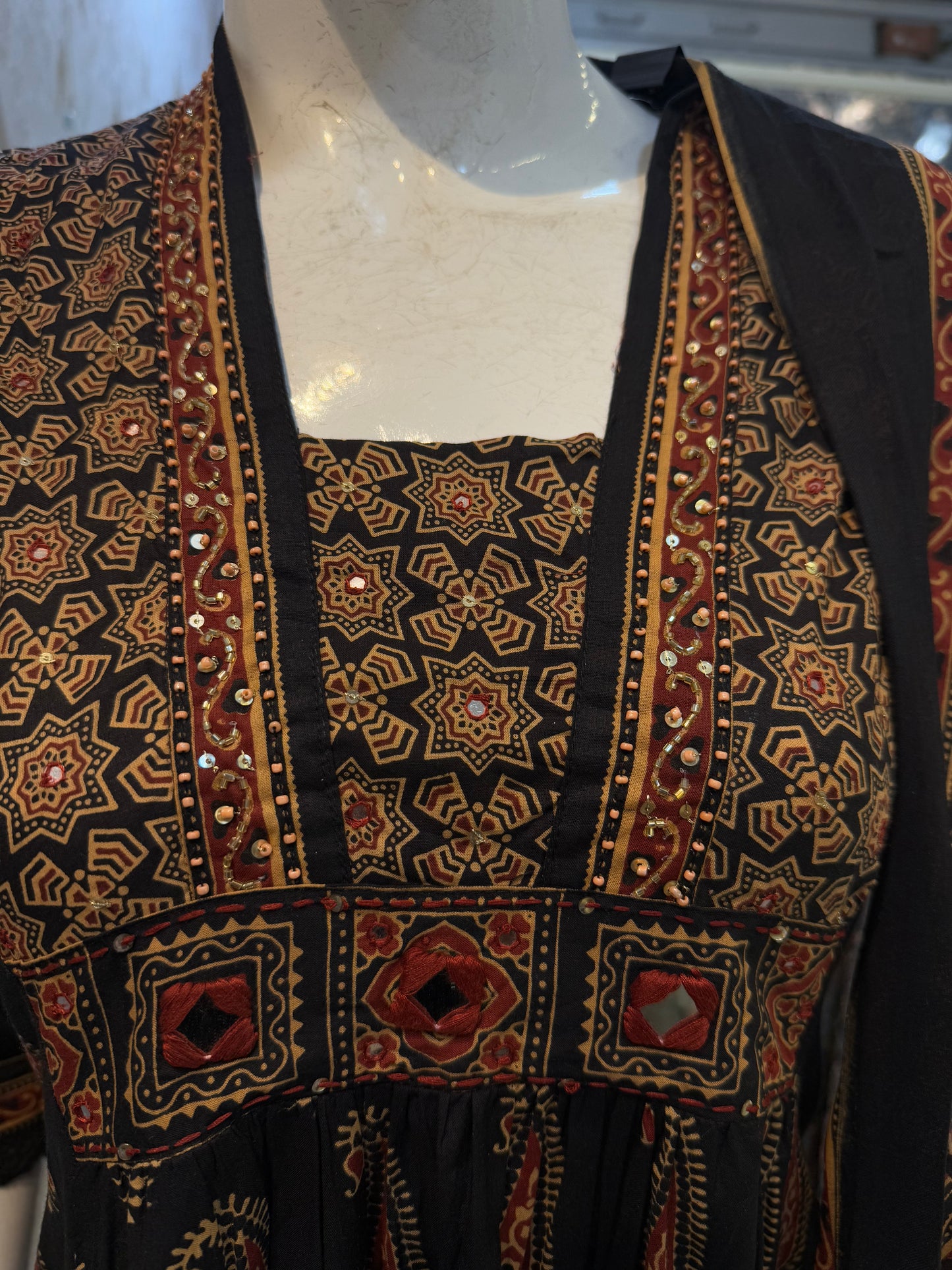 Stylish Cotton set with two sides pockets on kurti