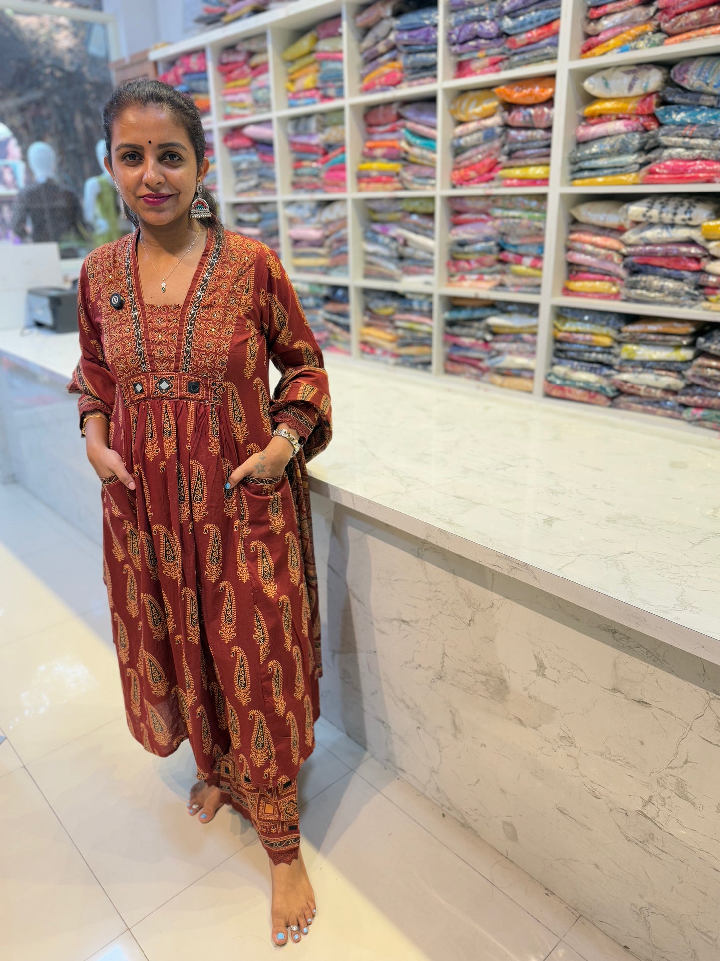 Stylish Cotton set with two sides pockets on kurti
