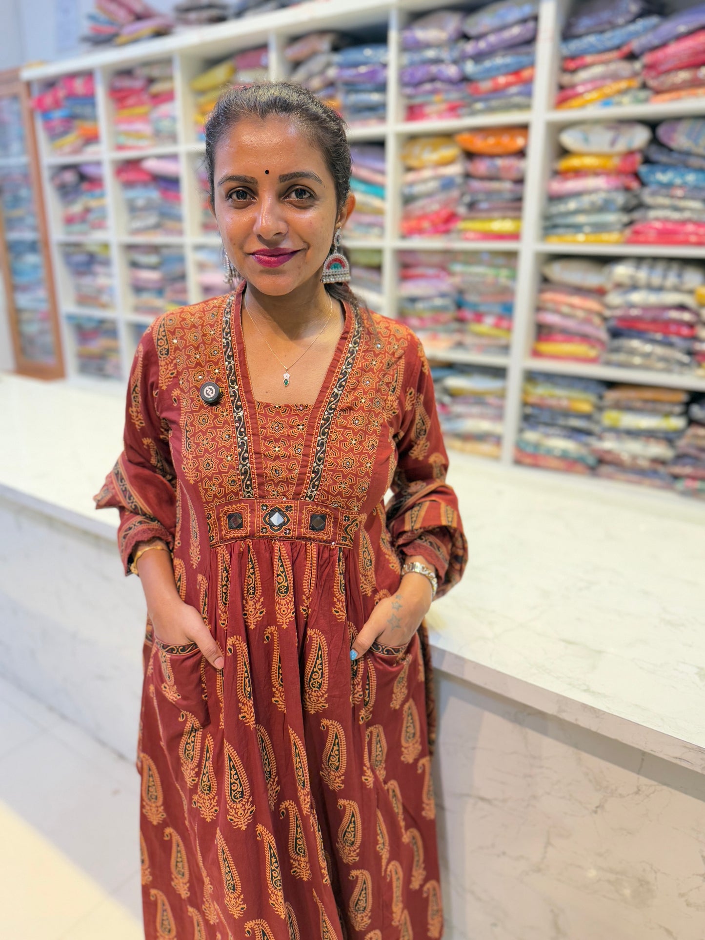 Stylish Cotton set with two sides pockets on kurti