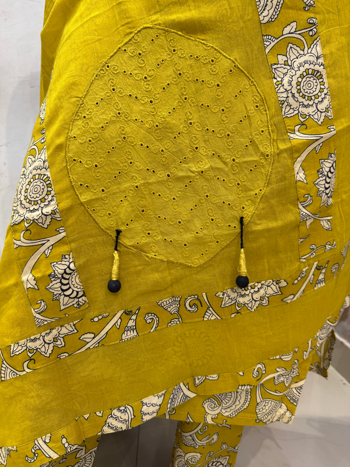 Kalamkari Printed Kurti With Pant and Applique Dupatta -HSC1278