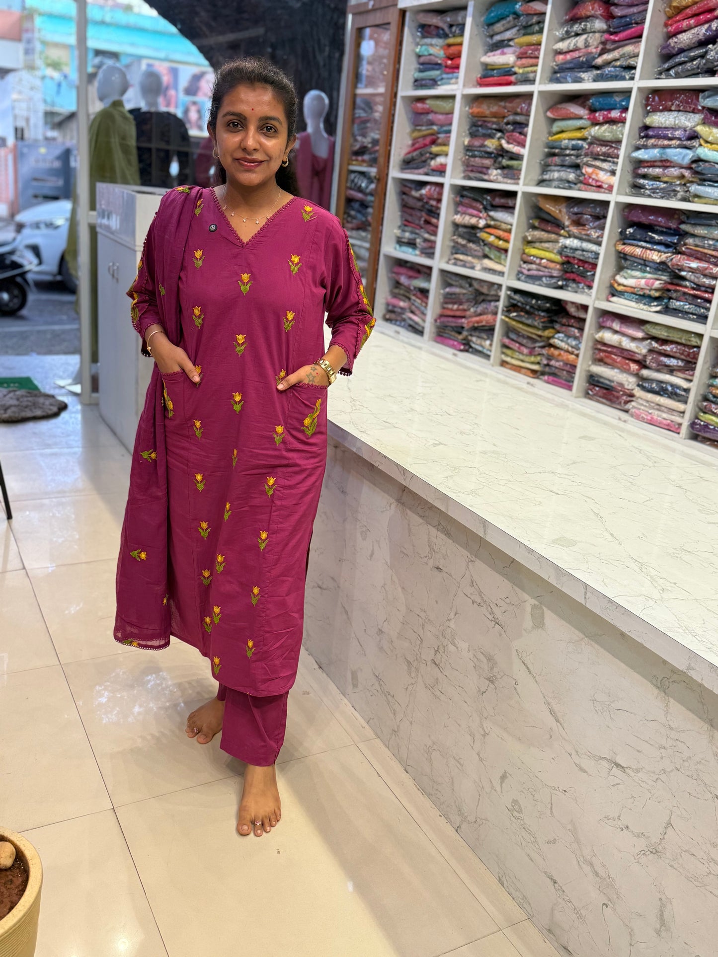 Two sides pockets magenta kurti with pant and dupatta