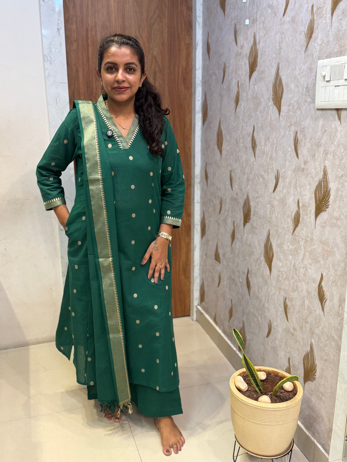 Bottle Green Zari Butta Pure Handdloom Kurti Pant With Dupatta -HSC1268