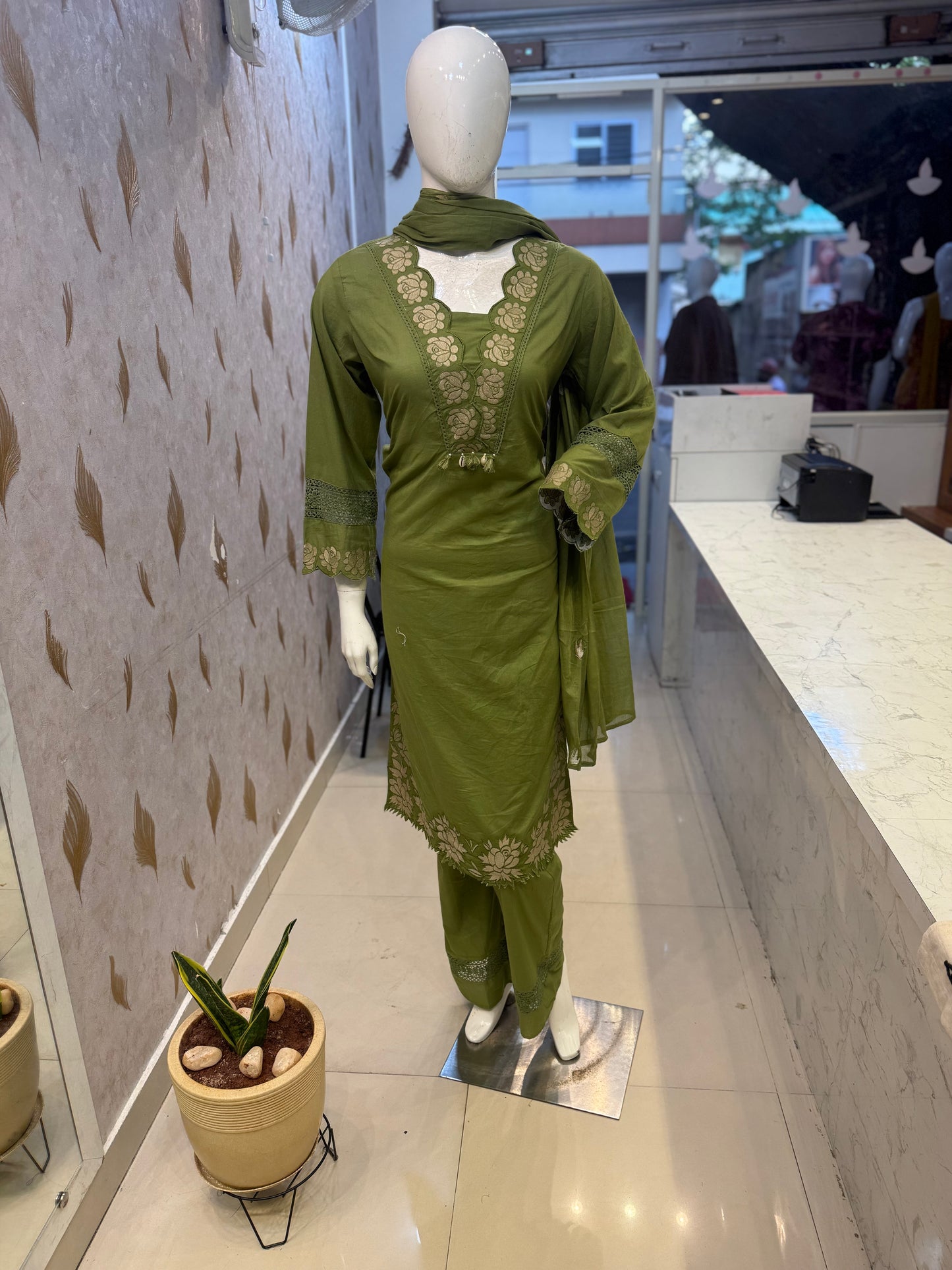 Scallop Cutwork Cotton Kurti With Pant And Dupatta