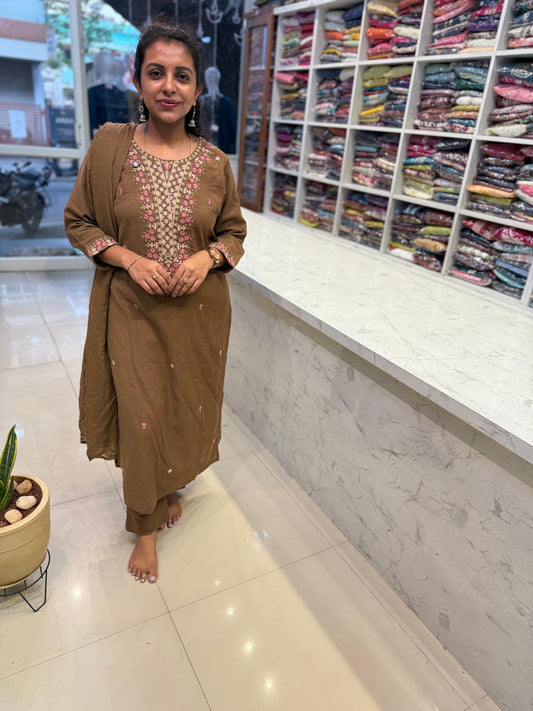 Pure Cotton Flex Thread Embroidered Kurti With pant and Mul Cotton Dupatta