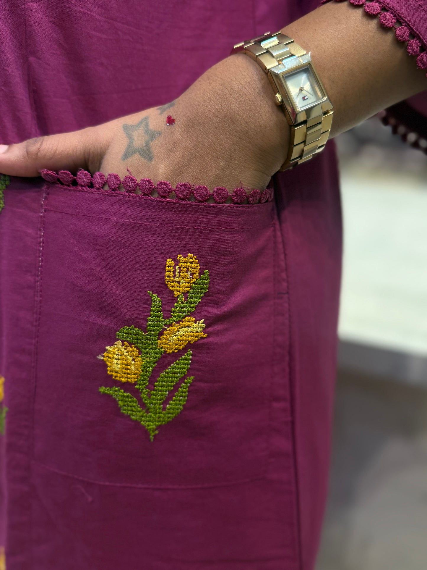 Two sides pockets magenta kurti with pant and dupatta