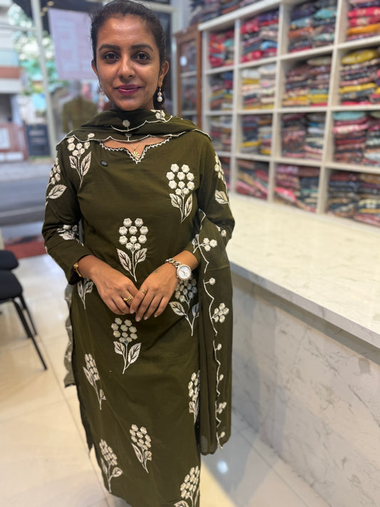 Embroidery Work kurti with Pant and Scallop Cut Work Dupatta