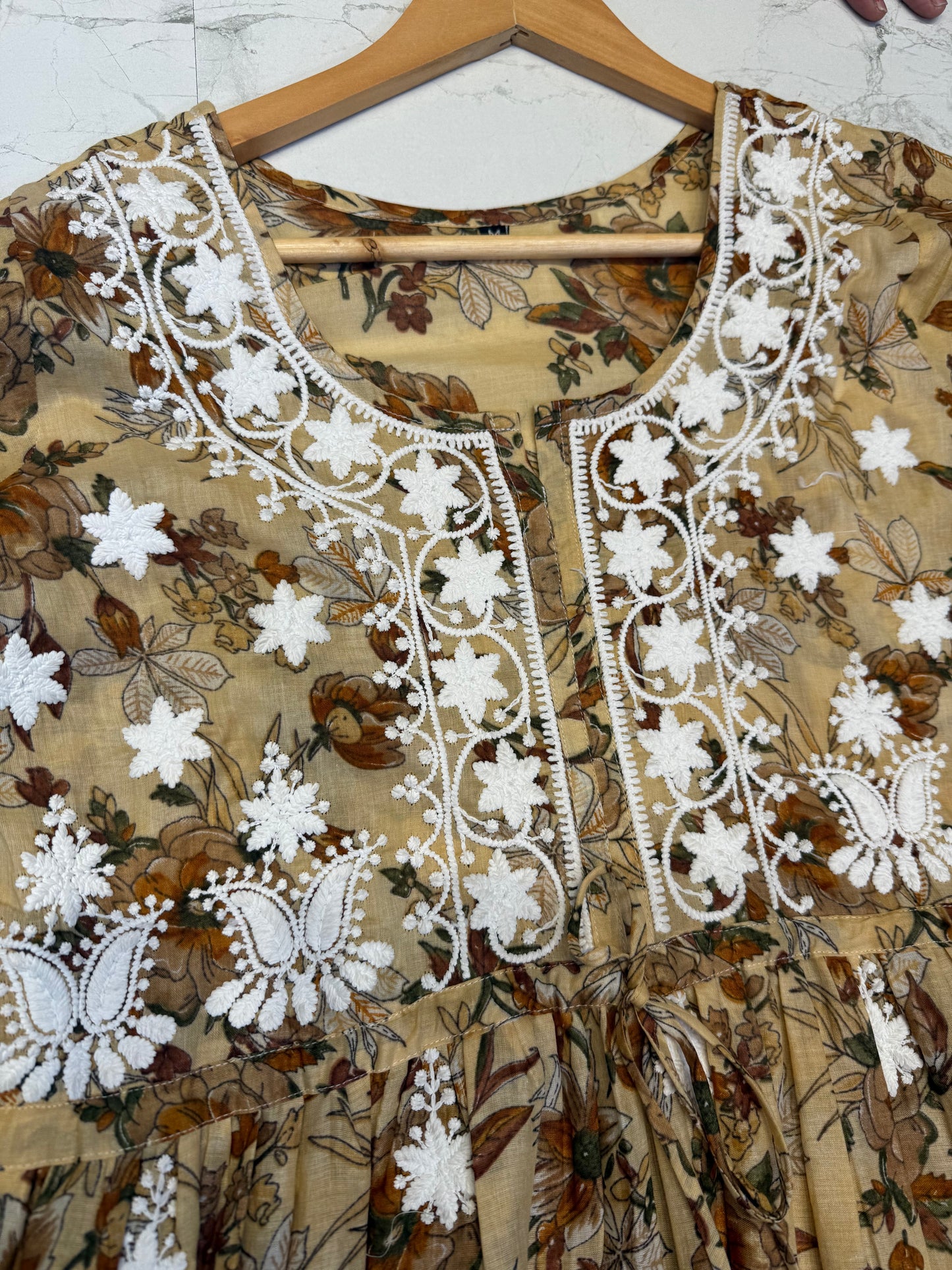 Chikankari work kurti set