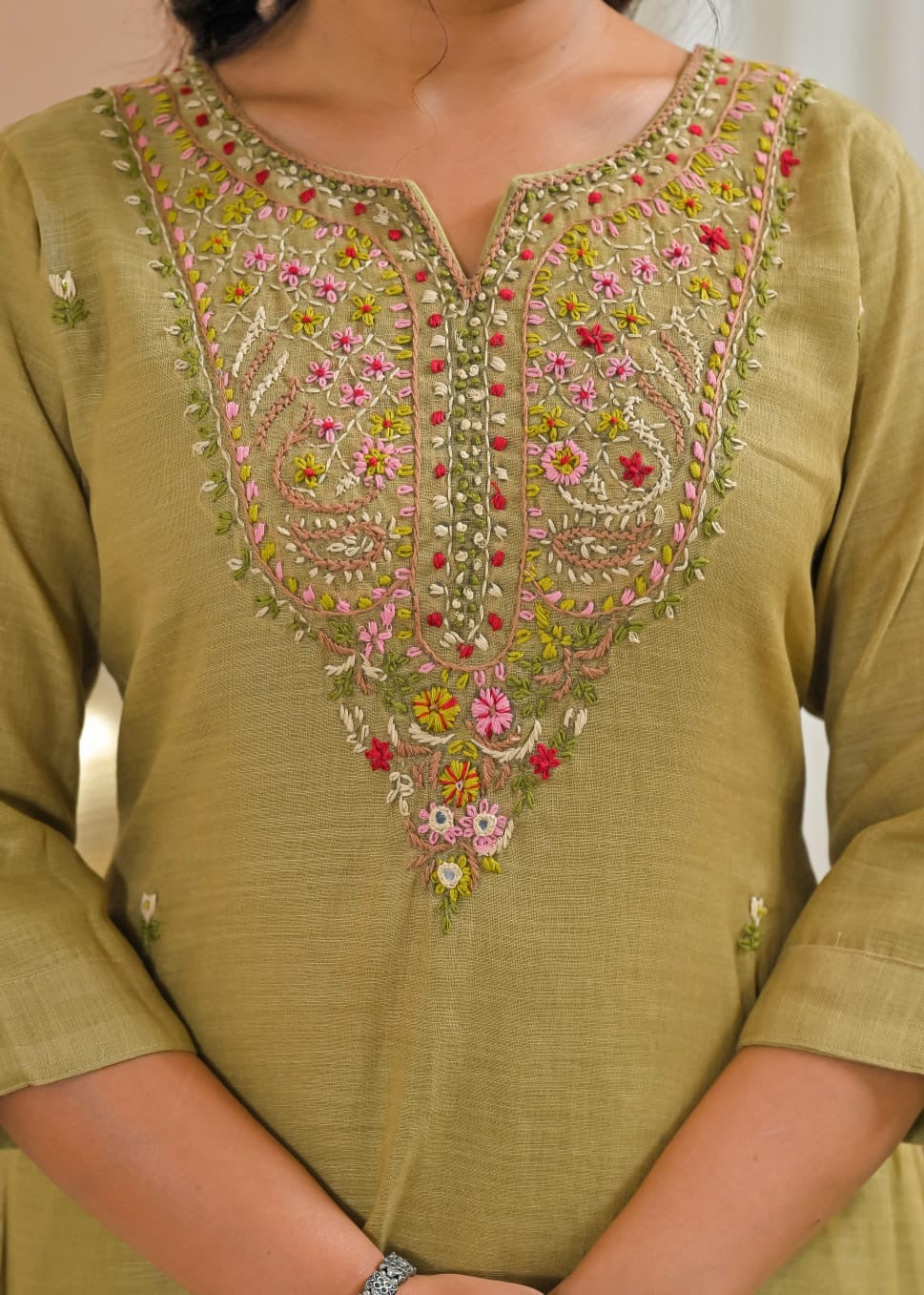 Pure Linen Hand Embroidery Kurti With Pant and Scallop Cutwork Dupatta -HSC1259