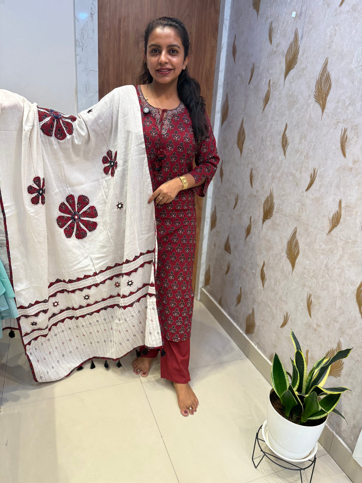 Applique Marron Kurti With Pant and Dupatta -HSC1298