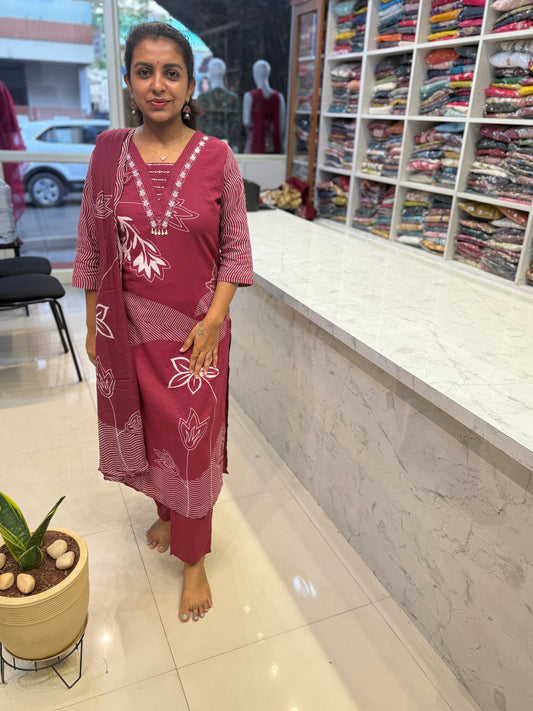 Simple Cotton Kurti With Pant and Dupatta