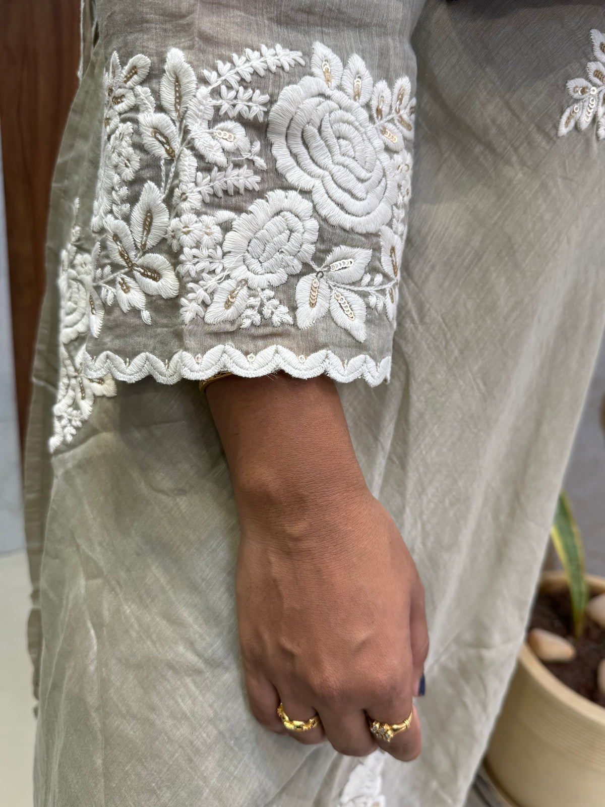 Grey Embroidery Pure Banarasi Mul Chanderi Kurti With Pant and Scallopcut Dupatta-HSC1209