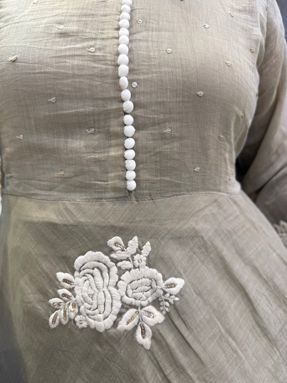 Grey Embroidery Pure Banarasi Mul Chanderi Kurti With Pant and Scallopcut Dupatta-HSC1209