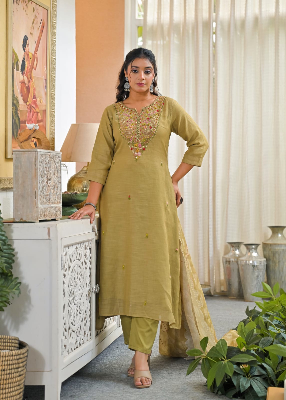 Pure Linen Hand Embroidery Kurti With Pant and Scallop Cutwork Dupatta -HSC1259