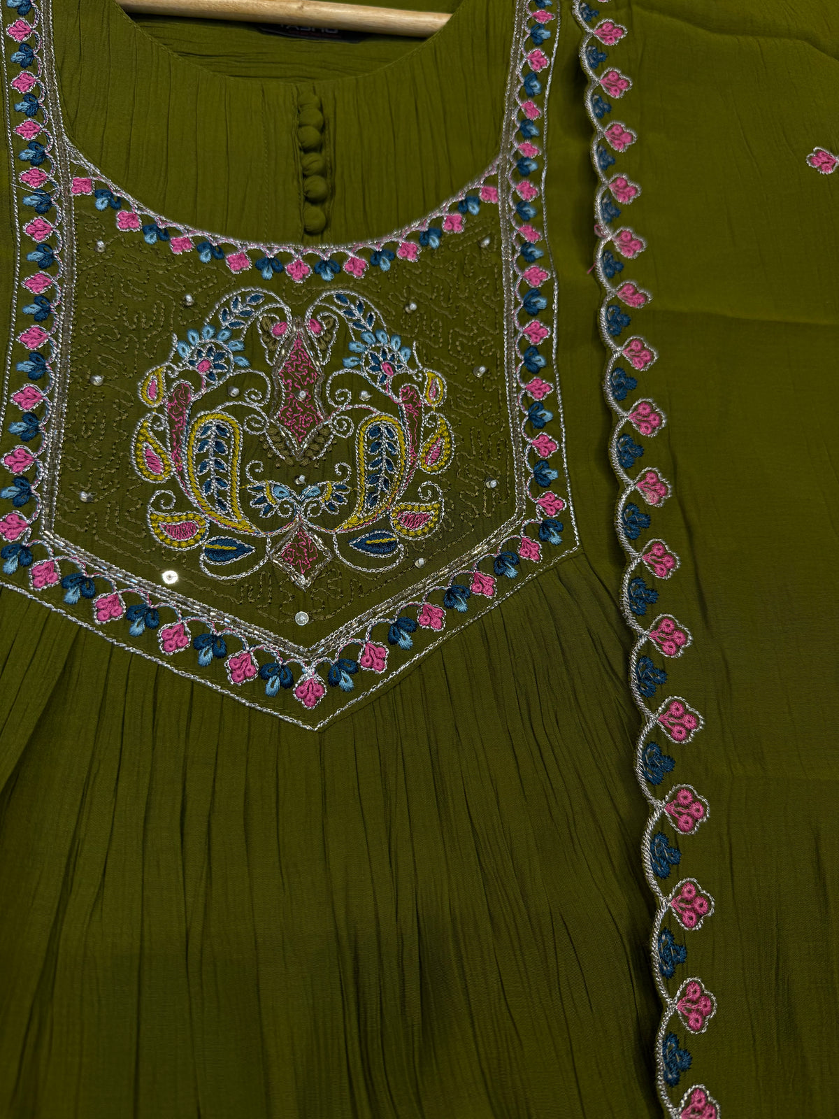 Green Crushed Silk Kurti With Pant and Scallop cut Dupatta -HSC1260