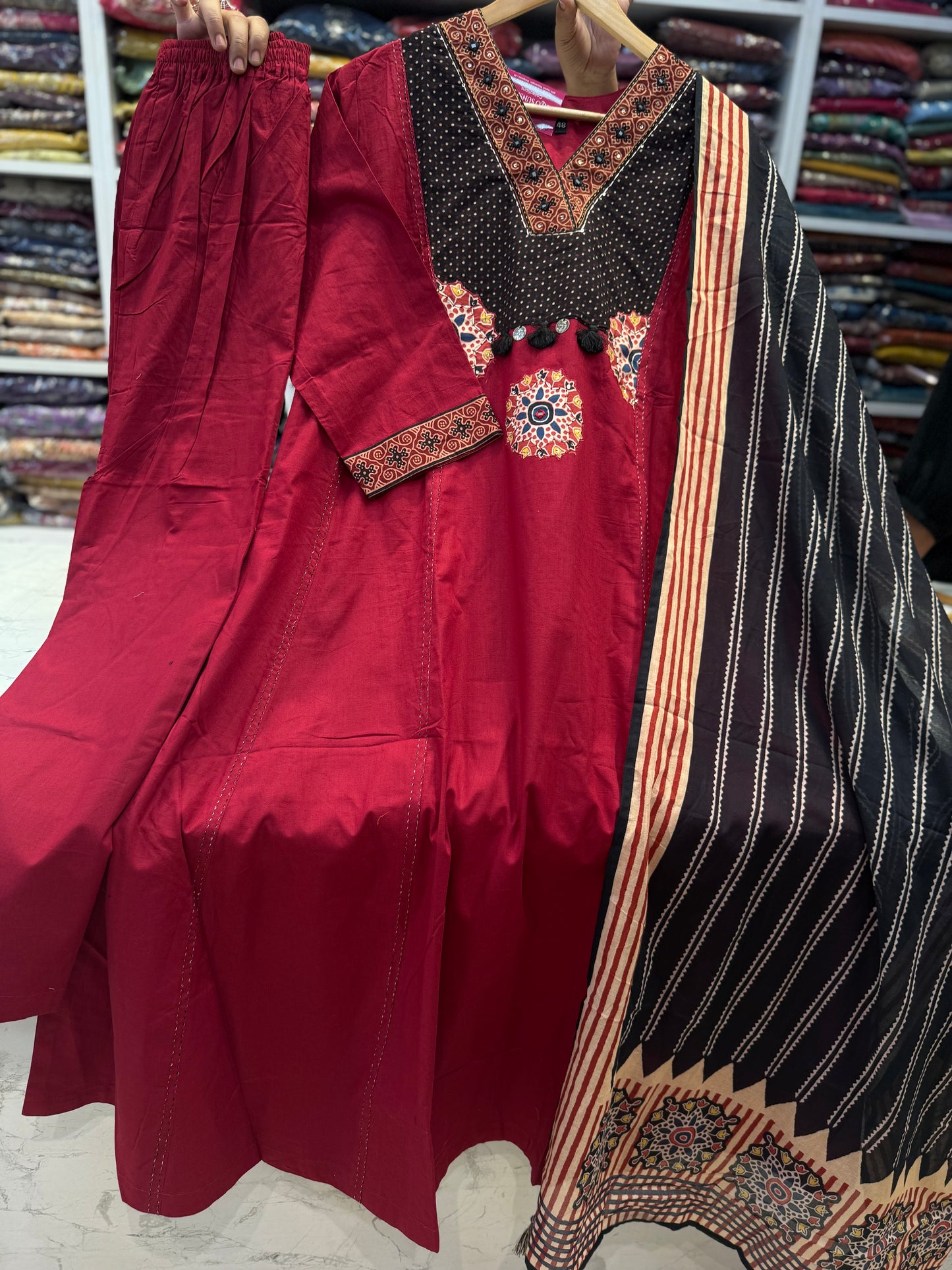 Appliqué Work Kurti with Pant and Constrast Dupatta