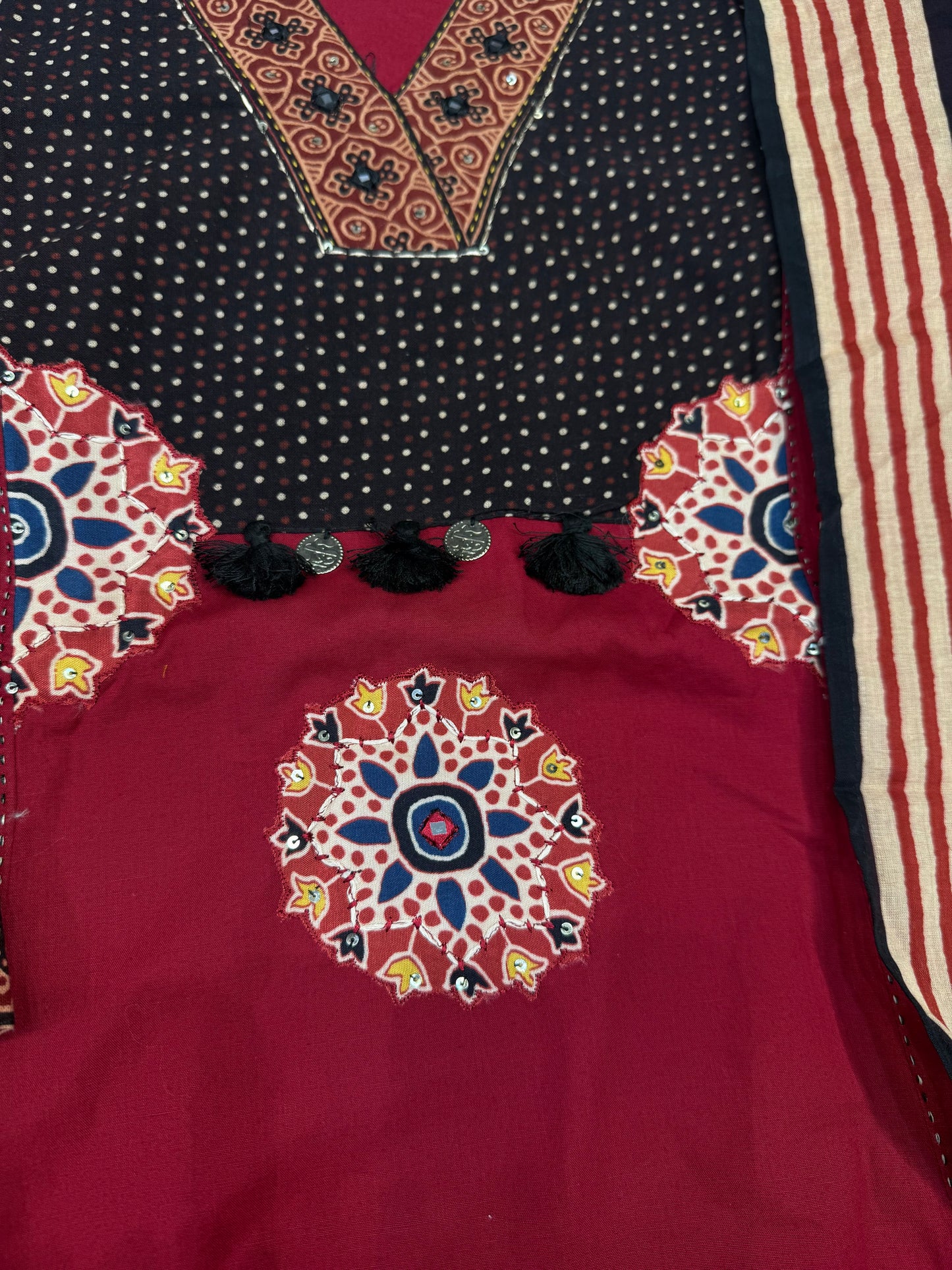 Appliqué Work Kurti with Pant and Constrast Dupatta