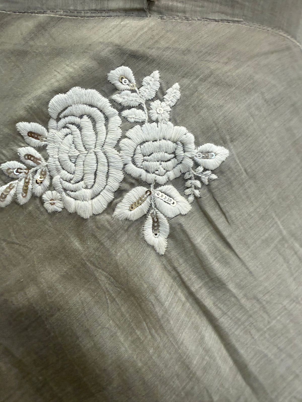 Grey Embroidery Pure Banarasi Mul Chanderi Kurti With Pant and Scallopcut Dupatta-HSC1209