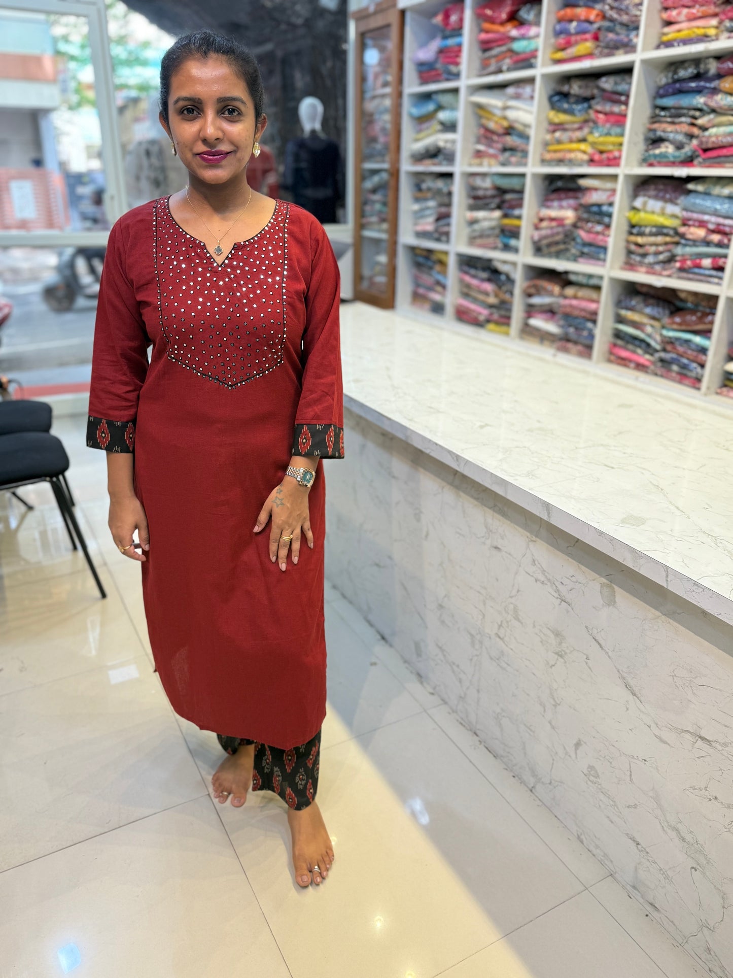 Marron and Black Ikkat set