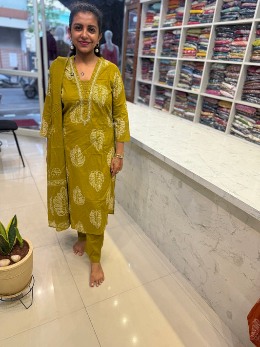 Leaf Printed Cotton Kurti With Pant and Dupatta