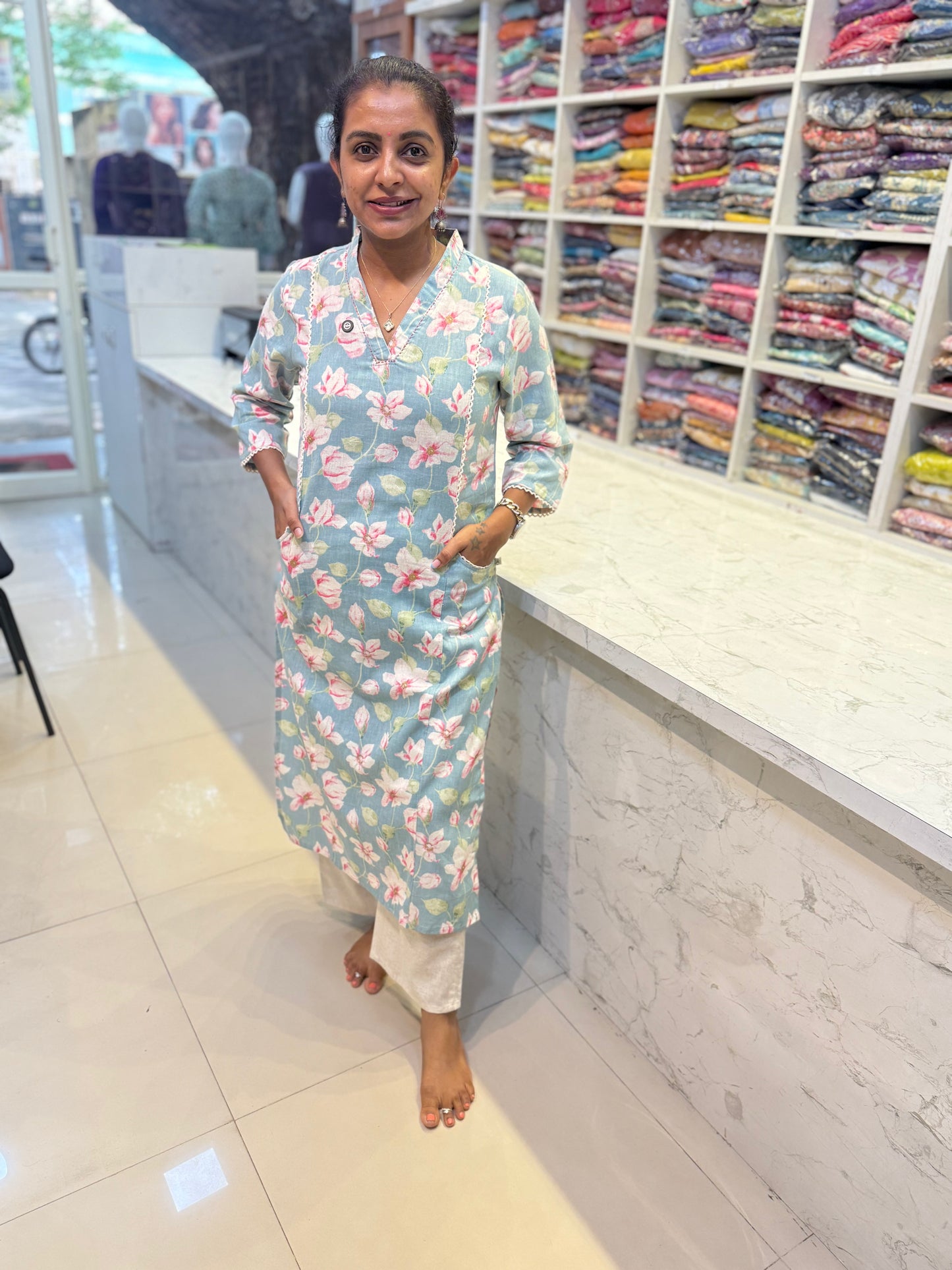 Stylish Floral Cotton Flex Co-ords set  with two sides pockets in kurti